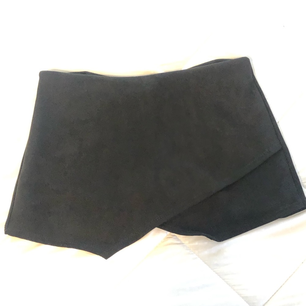 Velvet skirt/shorts